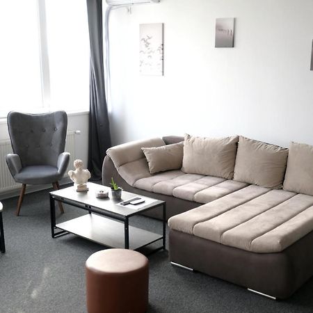 Luana Airport Apartments #3 Otopeni Ngoại thất bức ảnh