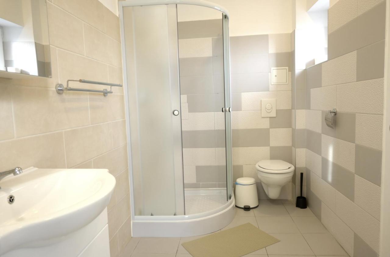 Luana Airport Apartments #3 Otopeni Ngoại thất bức ảnh